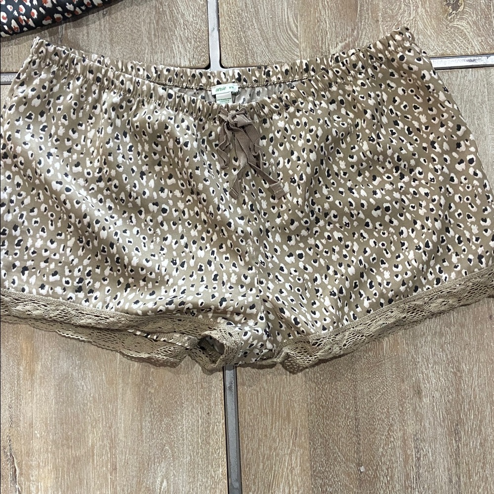 Aerie Women's Leopard Print Shorts in Brown and Black - Picture 6 of 7